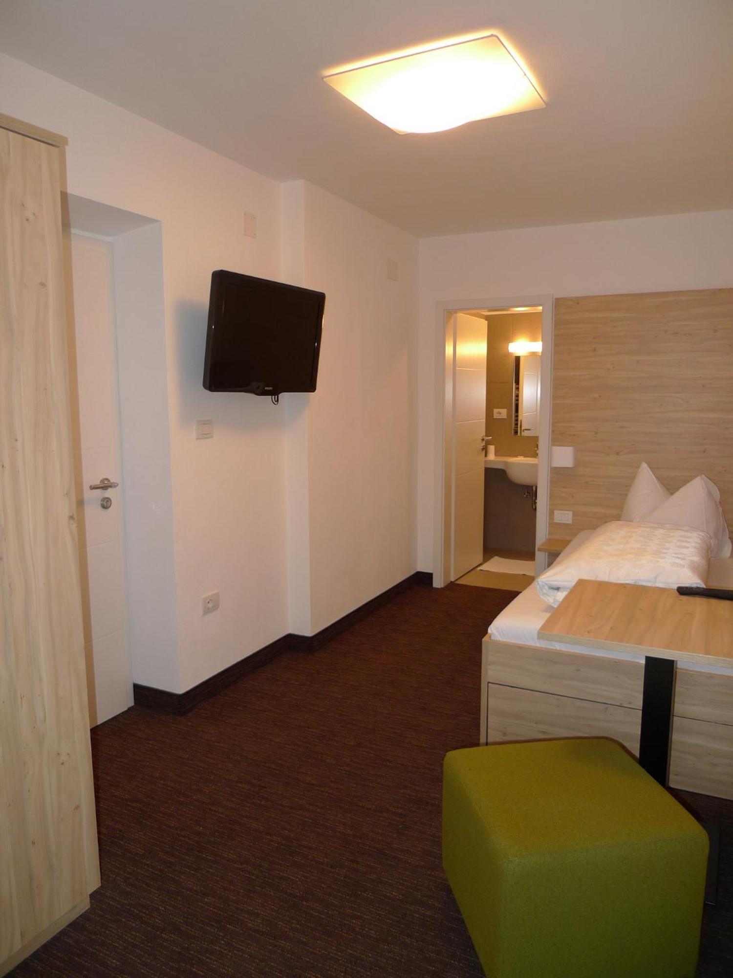 Hotel Stifter لوتاغو المظهر الخارجي الصورة